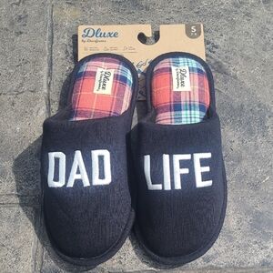 New! Dearfoams Dluxe Mens Small 7/8 Black 'Dad Life' Slippers